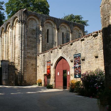 Bed and Breakfast La Vieille Maison Rose Nanteuil-en-Vallee Экстерьер фото